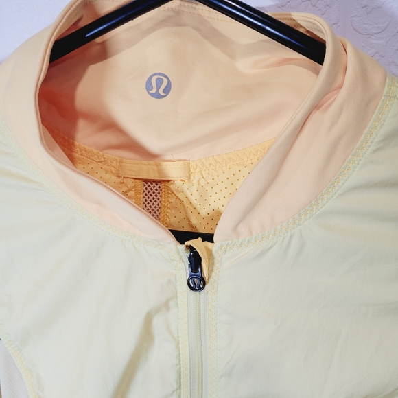 Lululemon Run: Two to make it True jacket - Picture 5 of 12